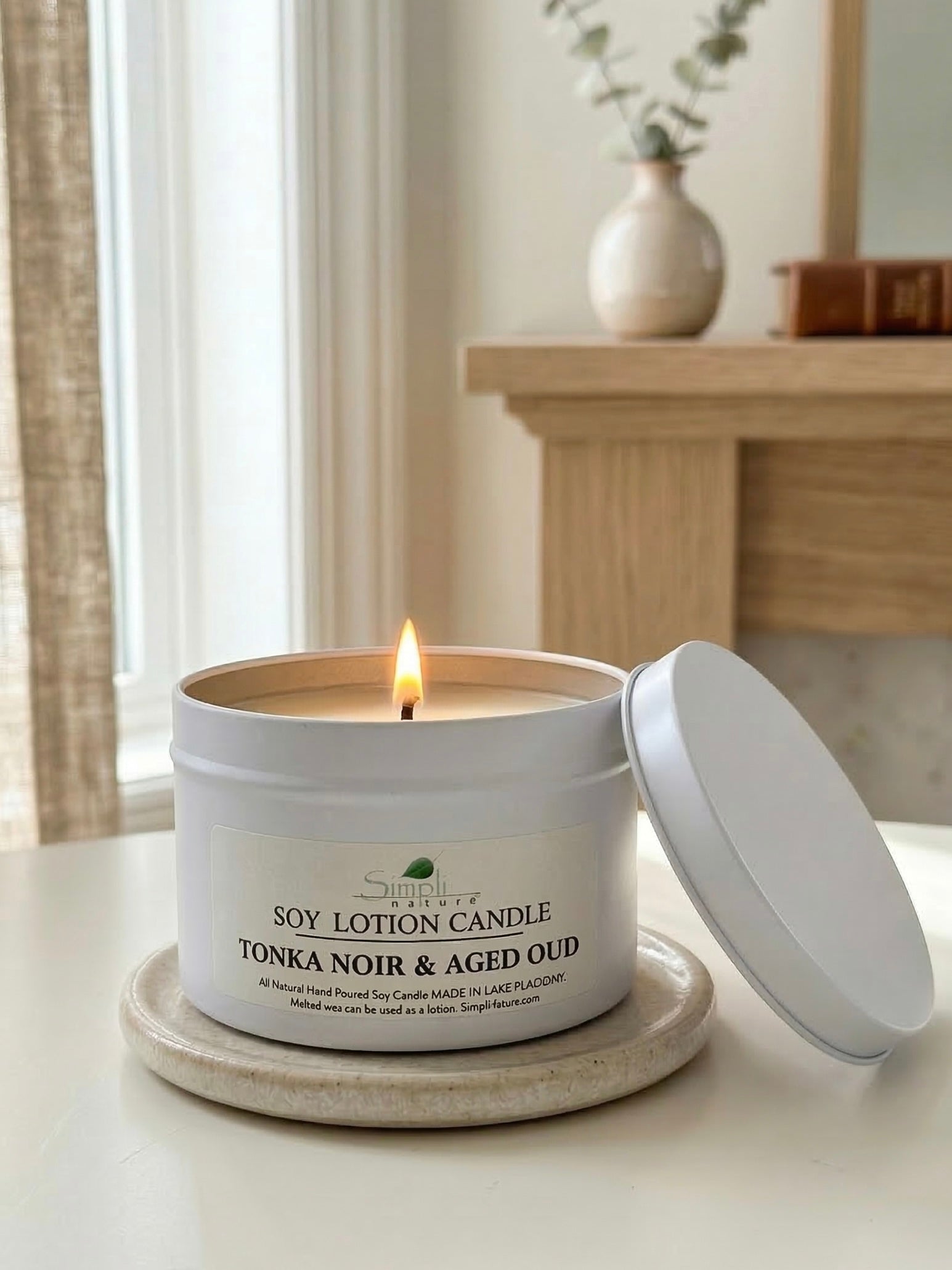 Tonka Noir & Aged Oud Soy Lotion Candle